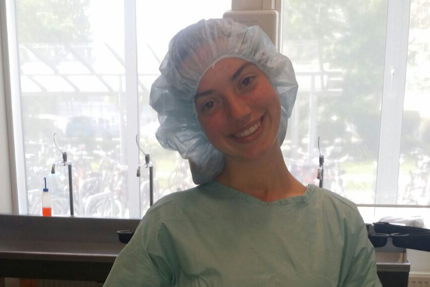 afbeelding Toekomstig dierenarts Annabel loopt een week mee in de dierenkliniek