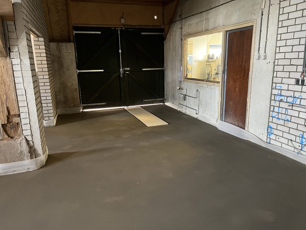 Dierenkliniek Tiel-Drumpt: Een maand onderweg in de verbouwing van de dierenkliniek: nieuwe betonvloer