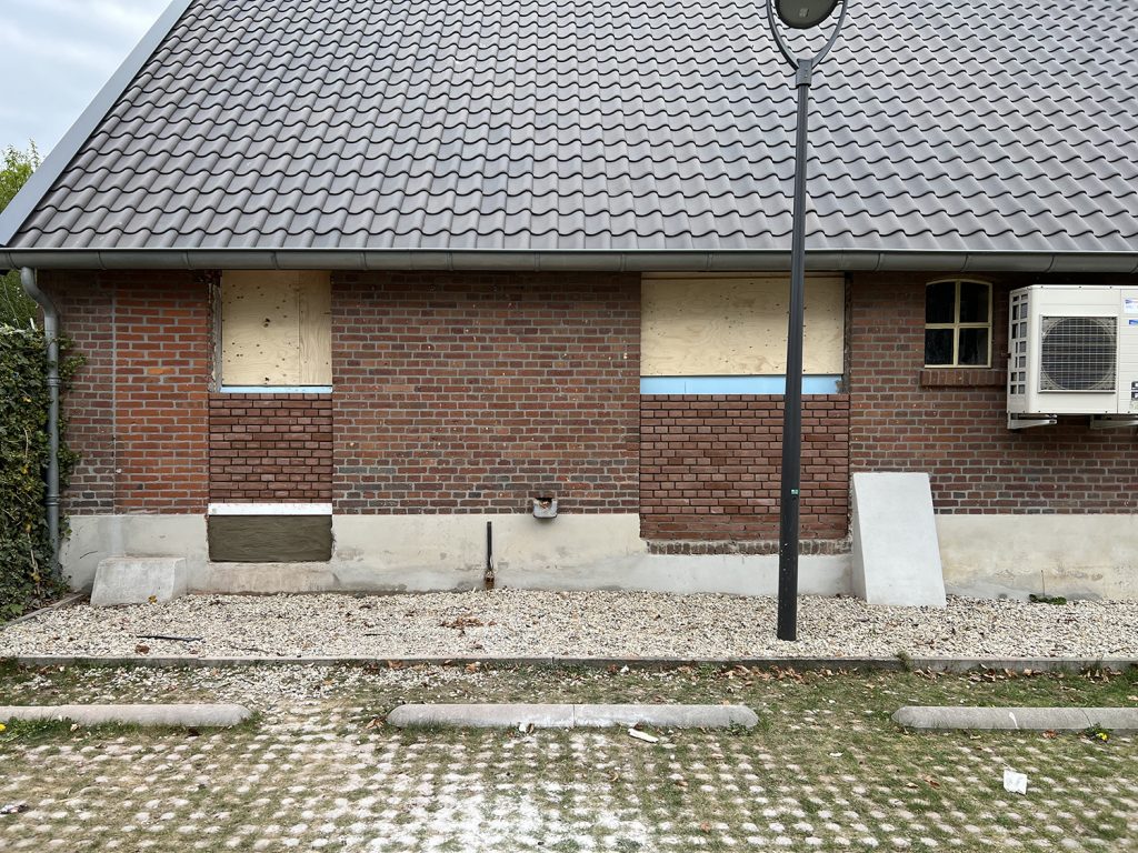 Dierenkliniek Tiel-Drumpt: Na 2 maanden verbouwen: Nieuwe ramen