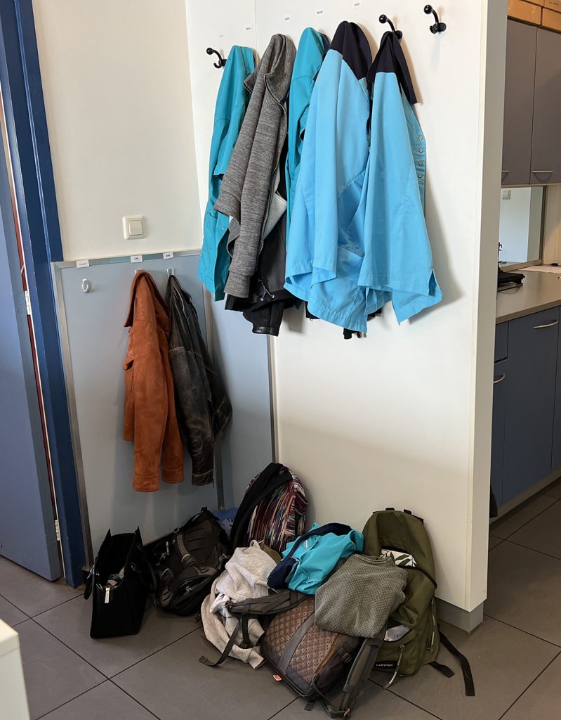 Dierenkliniek Tiel-Drumpt: Na 2 maanden verbouwen: De oude kapstok