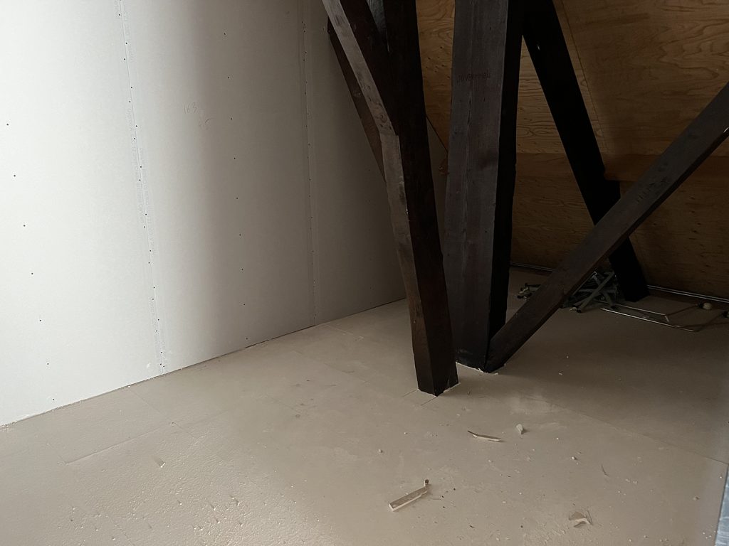 Dierenkliniek Tiel-Drumpt: Na 2 maanden verbouwen: Nieuwe kapstok