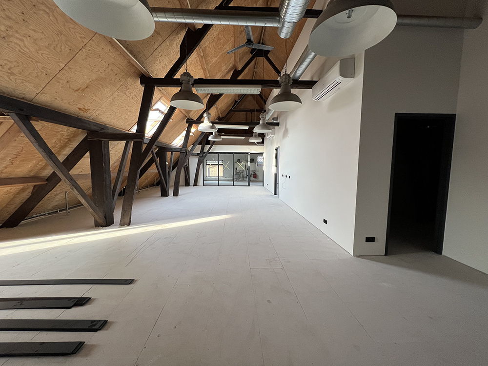 Dierenkliniek Tiel-Drumpt: De kliniek: congresruimte zonder plint