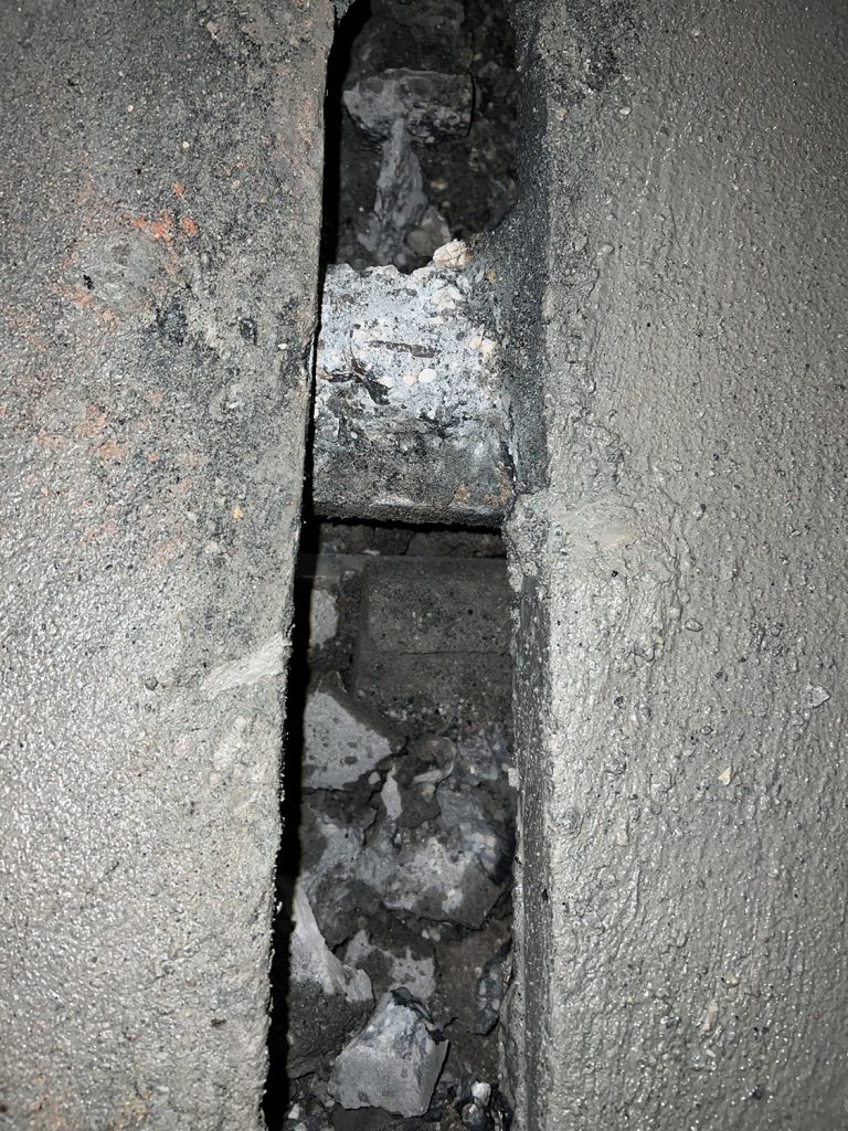 Dierenkliniek Tiel-Drumpt: De 8e maand van de verbouwing, een maand om snel te vergeten. holte onder de vloer