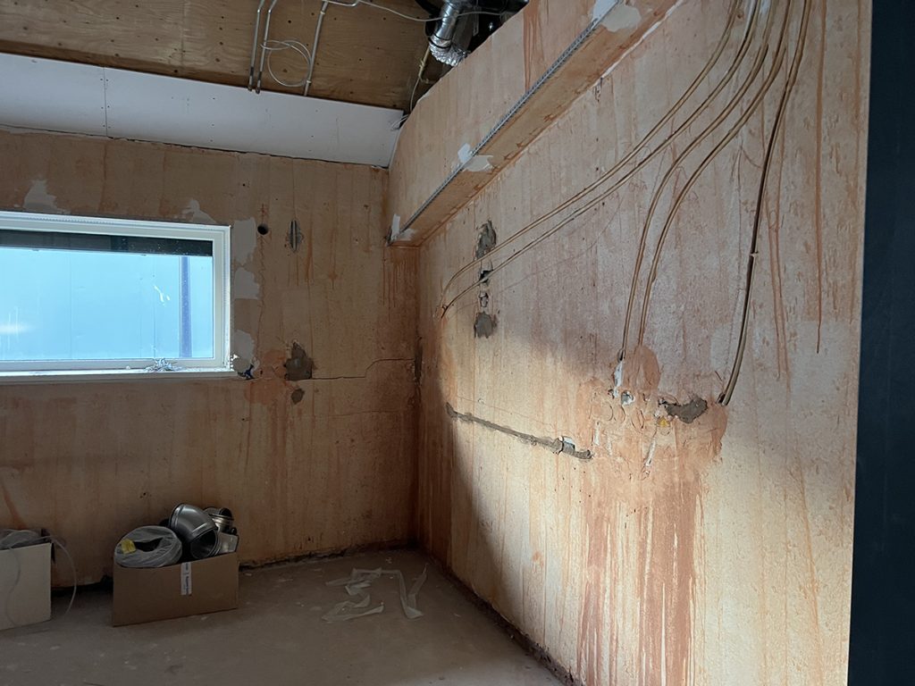 Dierenkliniek Tiel-Drumpt: 11e maand van de verbouwing, vooruitgang: deels afgewerkt