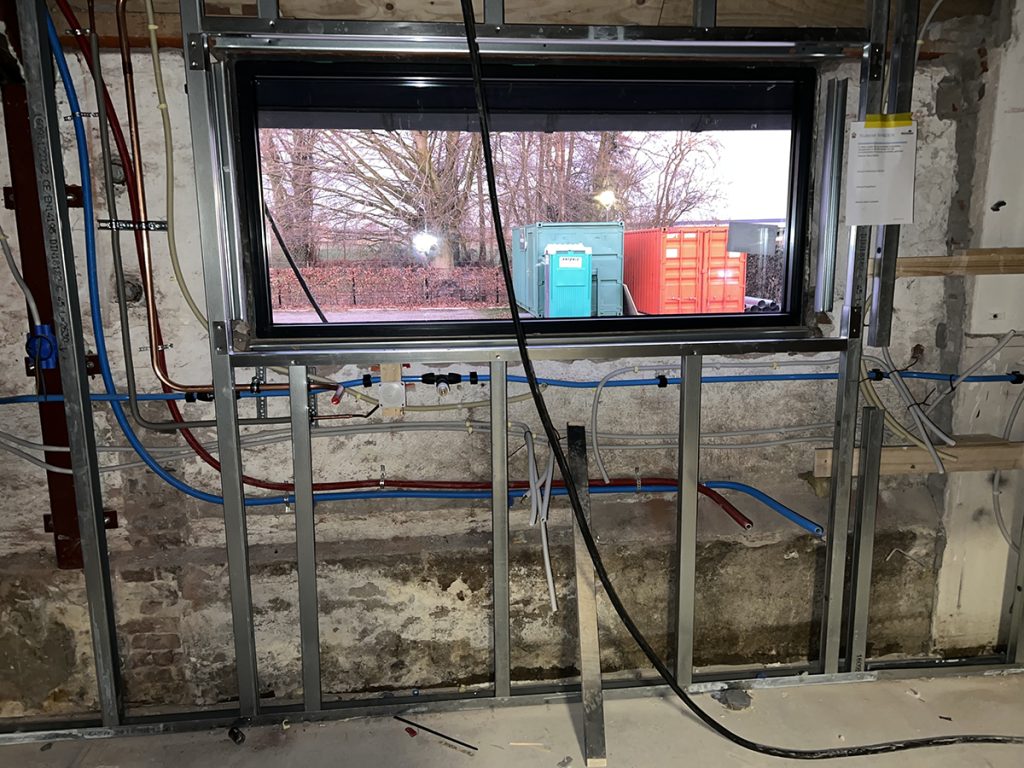 Dierenkliniek Tiel-Drumpt: 11e maand van de verbouwing, vooruitgang: leidingwerk