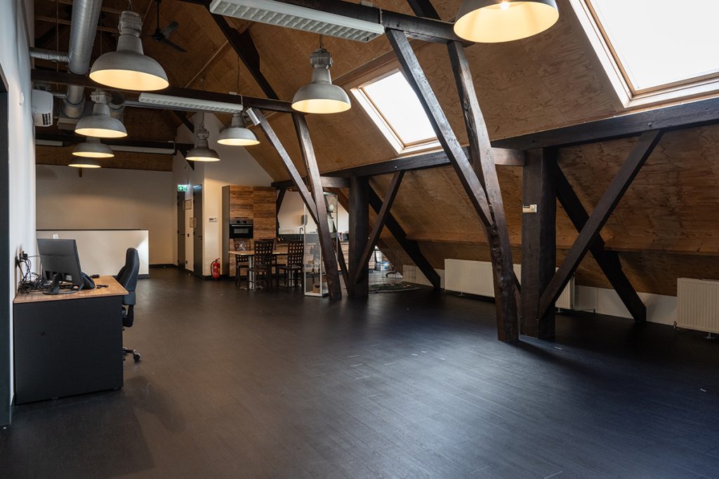 Dierenkliniek Tiel-Drumpt: Kantine / Vergaderruimte met ook voldoende ruimte voor lezingen